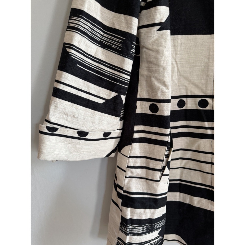 Chicos Linen Blend Lagenlook Topper Jacket. Geometric Black White Print Classic - Picture 2 of 12